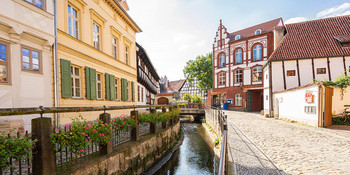 Altes Dorf mit denkmalgeschützen Gebäuden